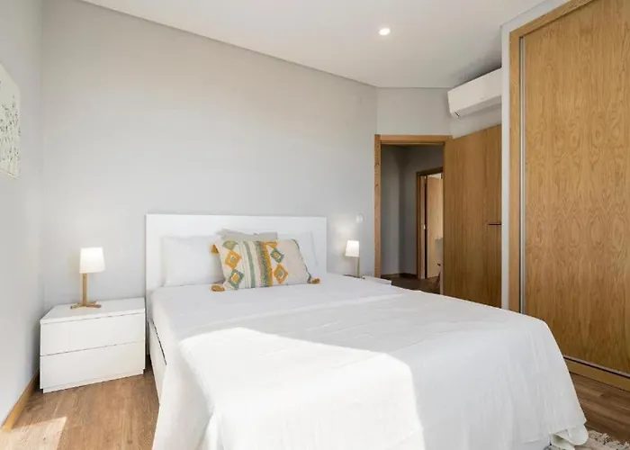 Casa Raposinhas I * פונשל